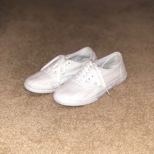 AUTHENTIC LO PRO WHITE VANS